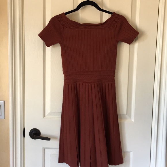 💯 SANDRO KNITTED DRESS W SEAMING EFFECT XS - Picture 5 of 8